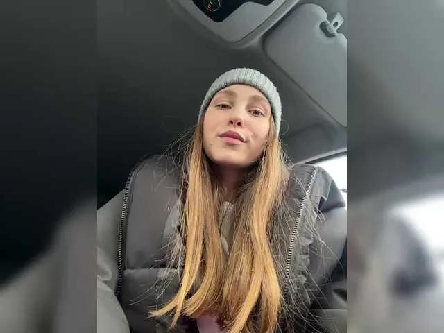 Offline Adelaida1001 on BongaCams