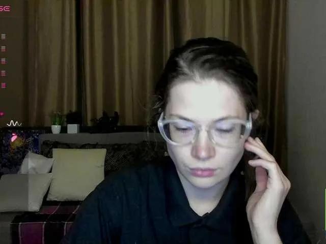 Offline Aliciafolow009 on BongaCams