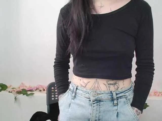 Offline Alisa-tattoogirl on BongaCams
