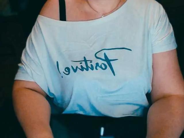 Freechat Alisa1917 on BongaCams