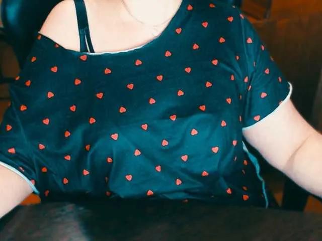 Freechat Alisa1917 on BongaCams