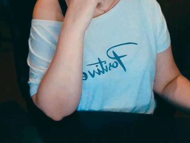 Freechat Alisa1917 on BongaCams