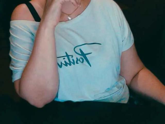 Freechat Alisa1917 on BongaCams