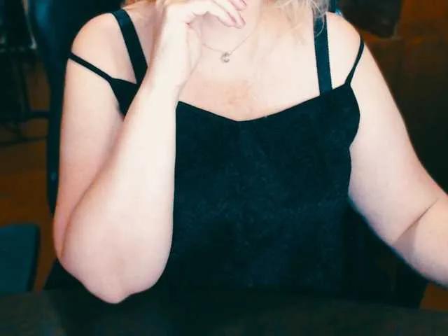 Freechat Alisa1917 on BongaCams