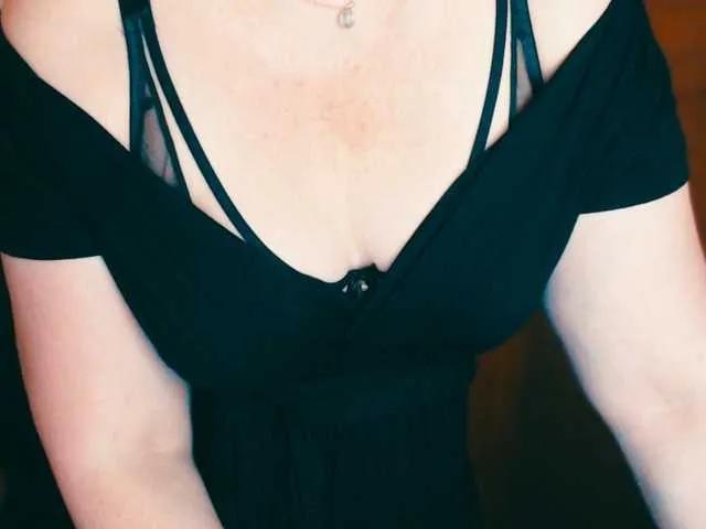 Freechat Alisa1917 on BongaCams