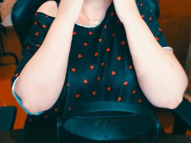 Freechat Alisa1917 on BongaCams