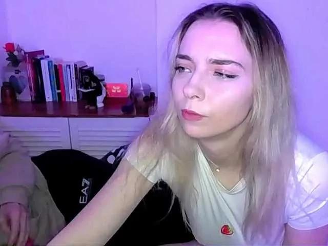 Almondmilka on BongaCams