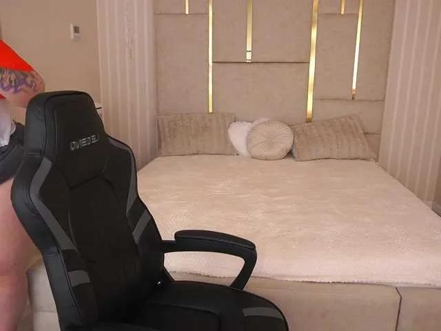 Freechat AmazonkaStarrr on BongaCams