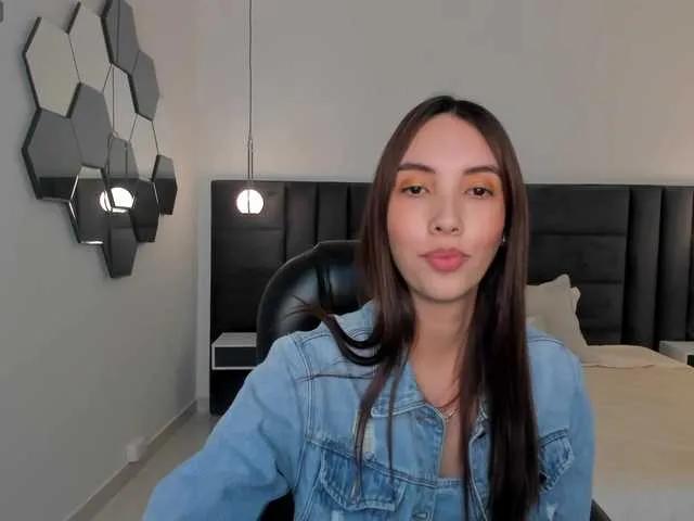 Offline AnaisNin1 on BongaCams