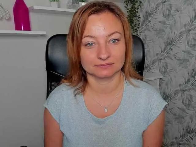 Freechat angelaLove13 on BongaCams