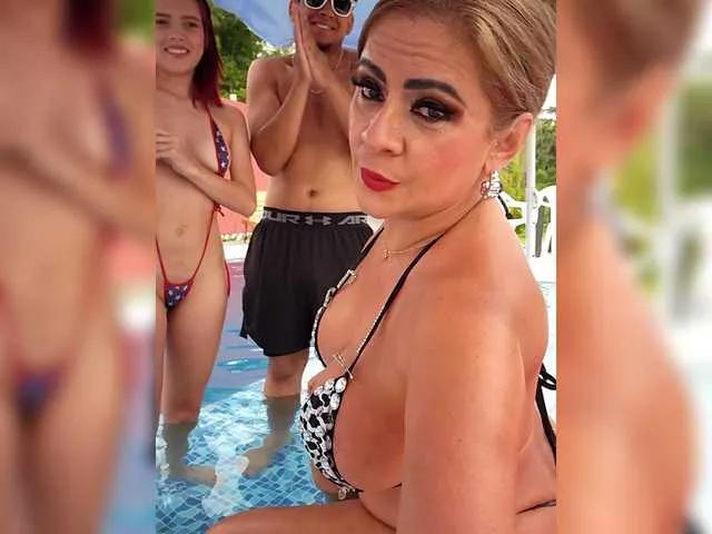 Offline anitaandpaloma on BongaCams