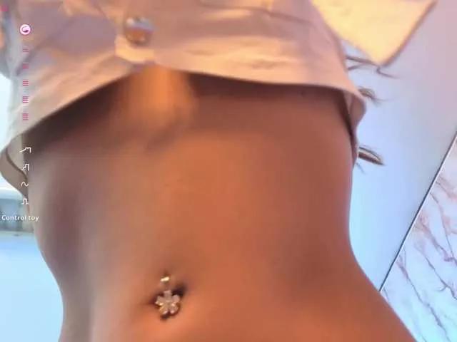 Offline Arianne-ferrer on BongaCams