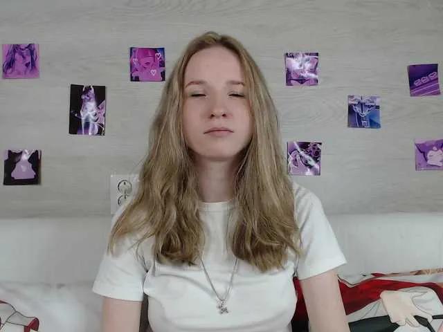 Offline b4by-Emilia on BongaCams