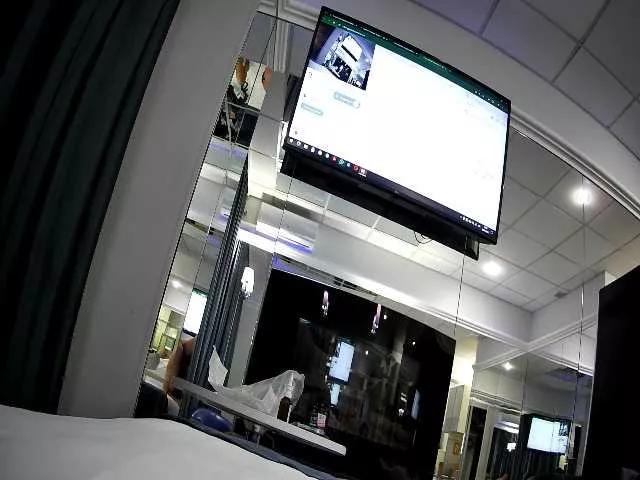 Offline Catanadog on BongaCams