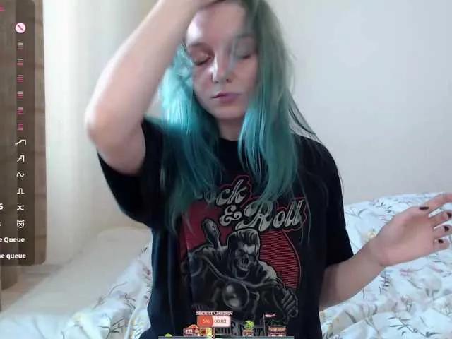 Offline CatinMilkland on BongaCams