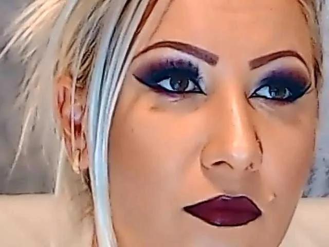 Offline ClaudieTaylon on BongaCams