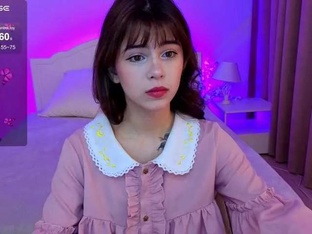 Freechat CoralineJones on BongaCams