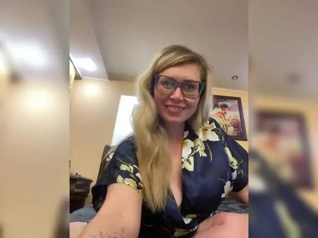 Offline Crystal00Girl on BongaCams