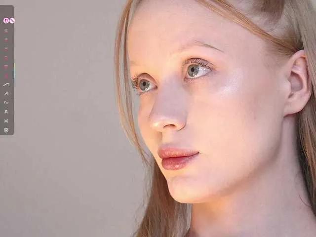 Offline CuteShine on BongaCams