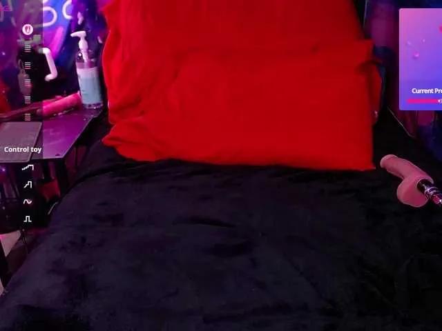 Offline Daddysprincess90699 on BongaCams