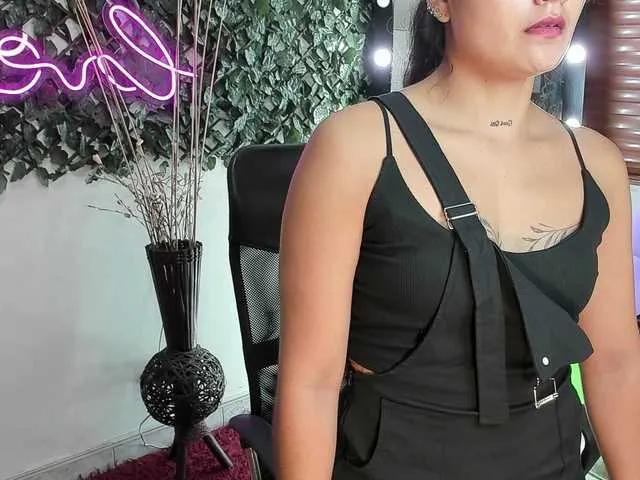 Freechat DestinyHills on BongaCams