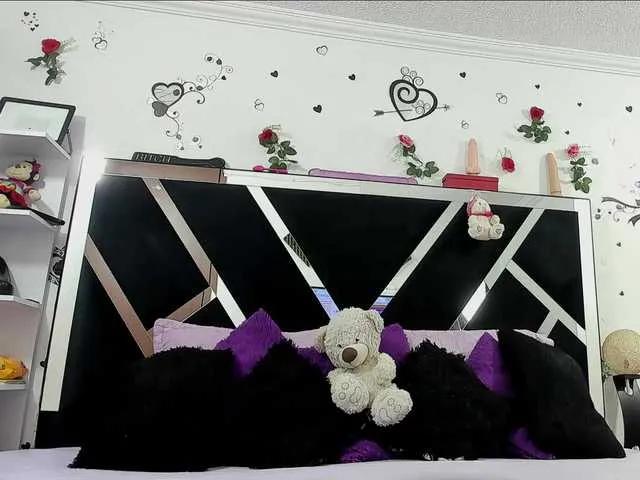 Offline Dreamgirlss on BongaCams