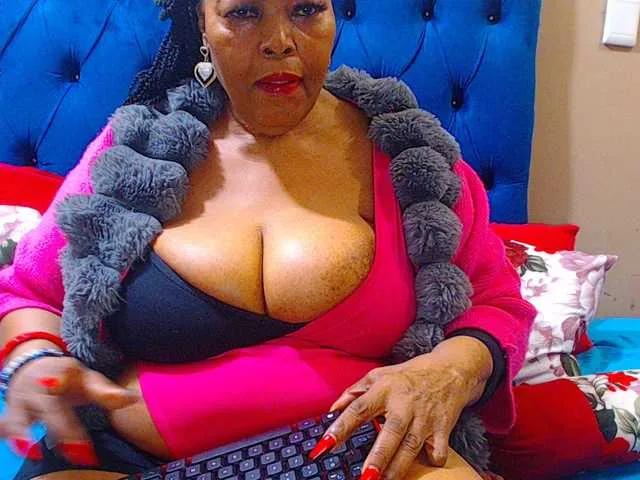 Offline Ebonycandy10 on BongaCams