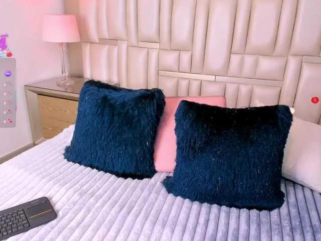 EinnyMure on BongaCams 