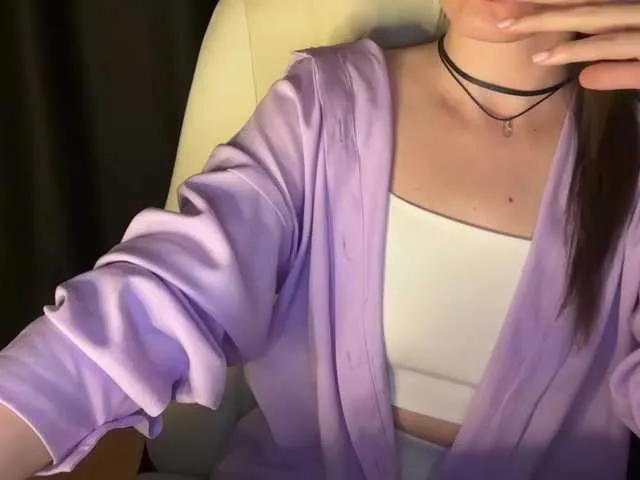 Offline emisun on BongaCams