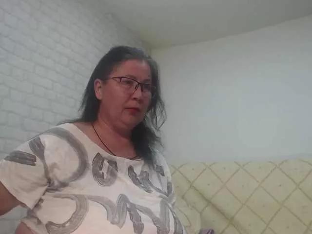 Offline emmasquirt69 on BongaCams