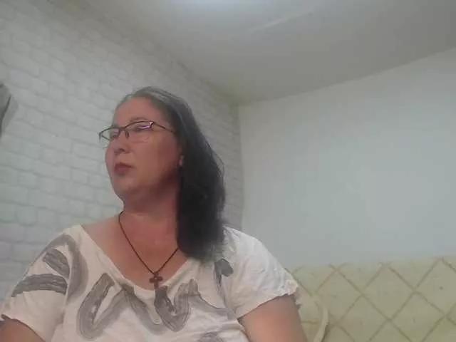Offline emmasquirt69 on BongaCams