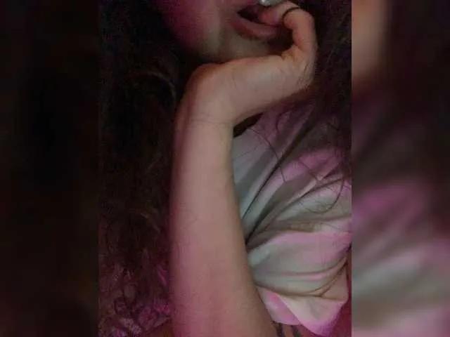 Offline FeeBee on BongaCams