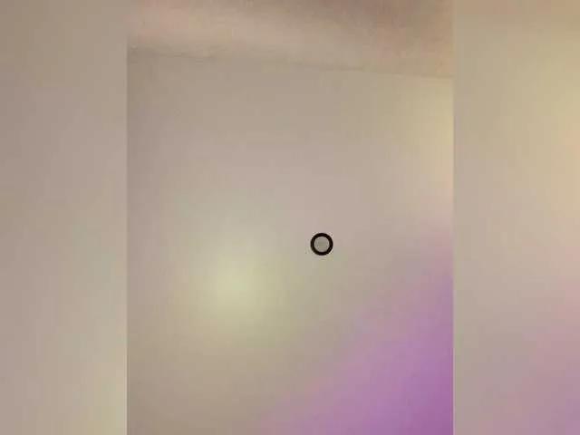 Offline FeeBee on BongaCams