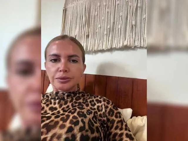 Offline GeminiCode22 on BongaCams