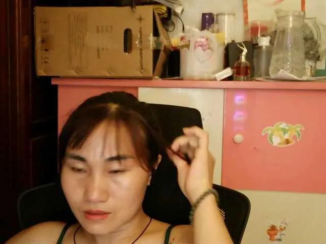 Offline girl30slutty on BongaCams