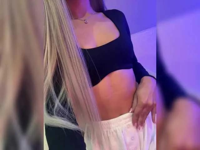 Freechat HollyPolly111 on BongaCams