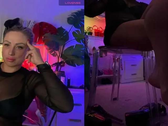 Freechat HomePussy1 on BongaCams