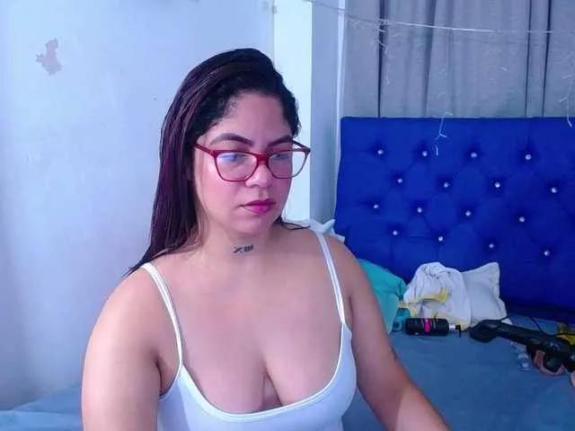 Offline horny-cougar on BongaCams
