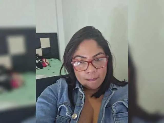 Offline horny-cougar on BongaCams