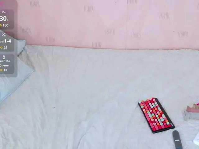 Freechat Hotlatinateacher on BongaCams