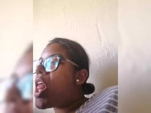 Offline IndianBeaut on BongaCams