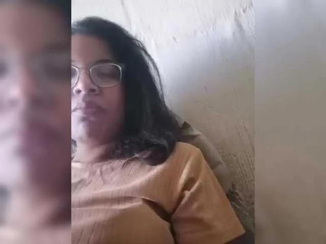 Offline IndianBeaut on BongaCams