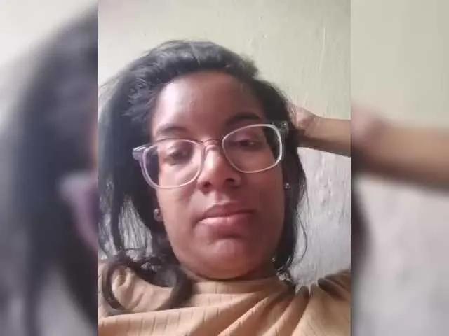 Offline IndianBeaut on BongaCams