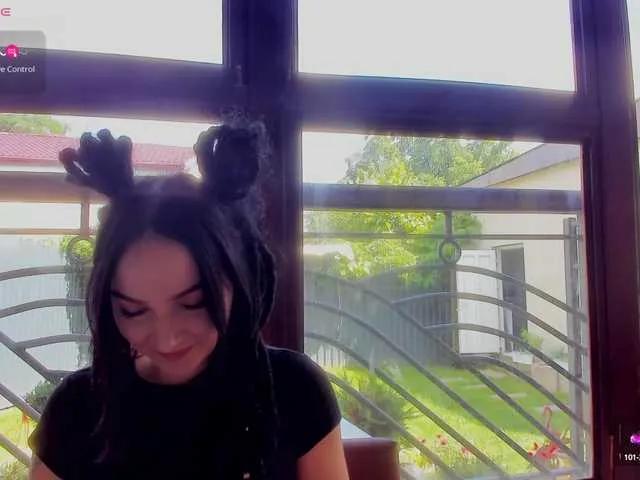 Freechat ingridblondy94 on BongaCams