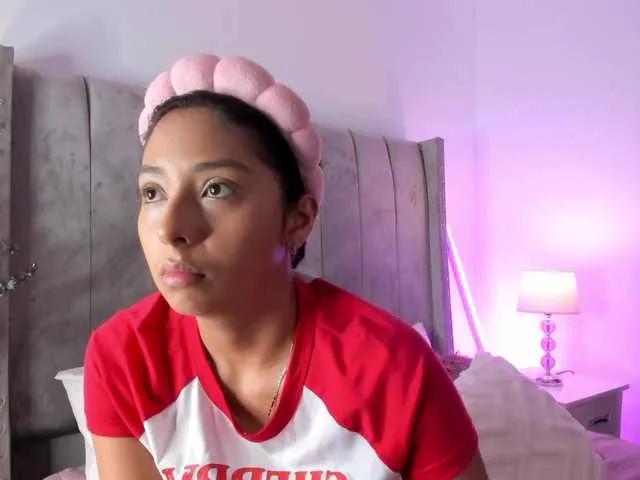 Offline IrinaTannedd on BongaCams