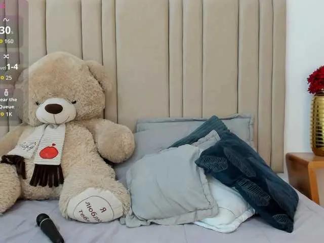 Offline izadii on BongaCams