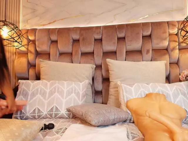 Offline JeenSexy on BongaCams