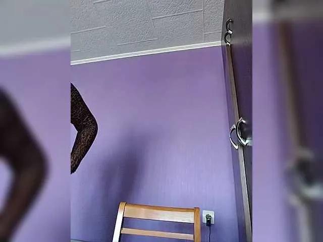 Offline KarinkaSweet on BongaCams