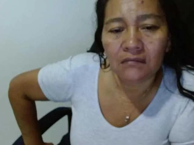 Offline katiamature on BongaCams