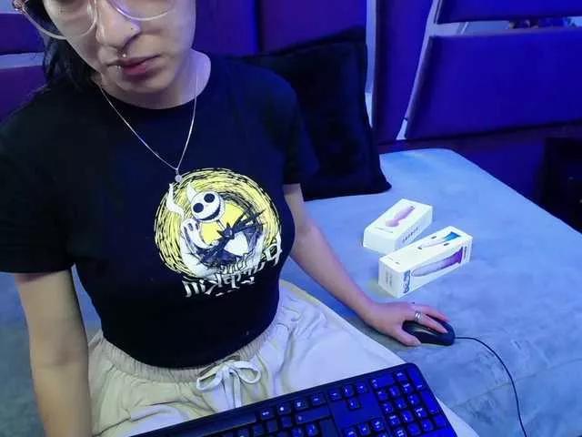 Offline kattyqueenn on BongaCams